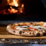 Pizza: via dai menù la falsa napoletana