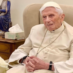 Papa emerito Ratzinger: condizioni gravi  ma risponde alle terapie