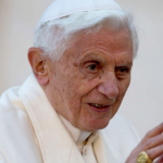 Benedetto XVI: il commosso addio