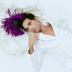 Mika: "Que Ta Tête Fleurisse Toujours" è il nuovo album. Il primo registrato in francese