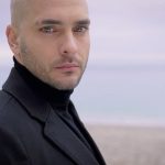 Quanto costa a volte scrivere una canzonee quanta vita devi vivere per racchiuderne il senso…Cos